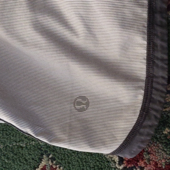 Lululemon Groovy Run Short - Picture 3 of 9